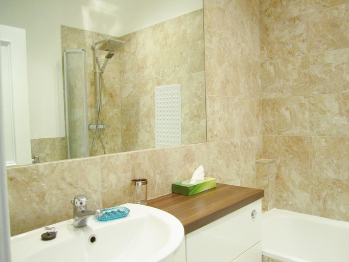 Bathroom, Edinburgh City Retreat Apartments, Edinburgh