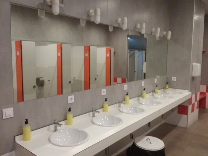 Bathroom 3, Albergue Milladoiro - Hostel, A Coruña