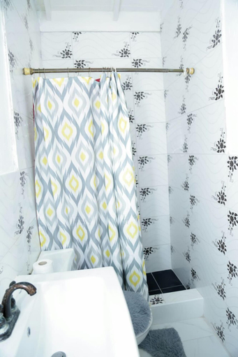 Bathroom 2, Barbican Apartment