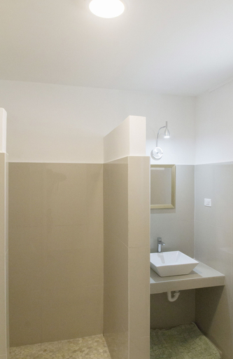 Bathroom 4, Ocean Spray Apartments