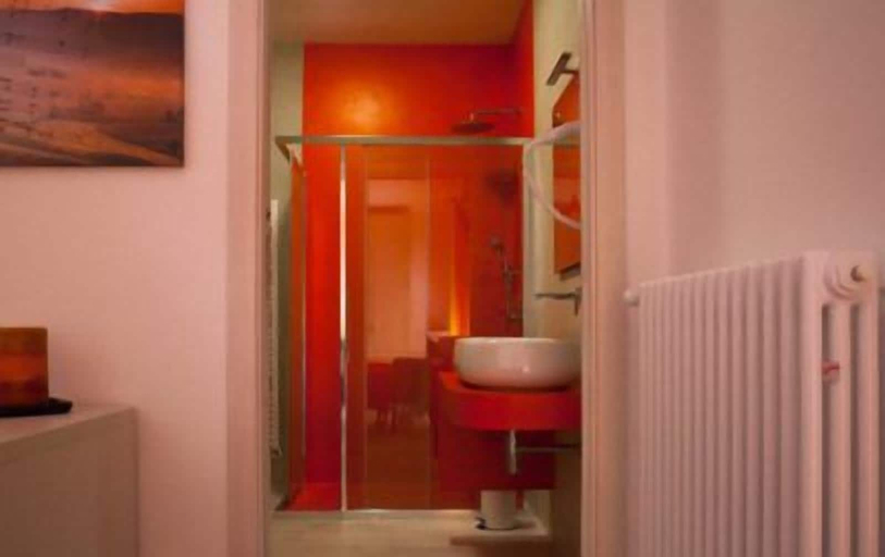 Bathroom 4, B&B Pentagramma, Bari