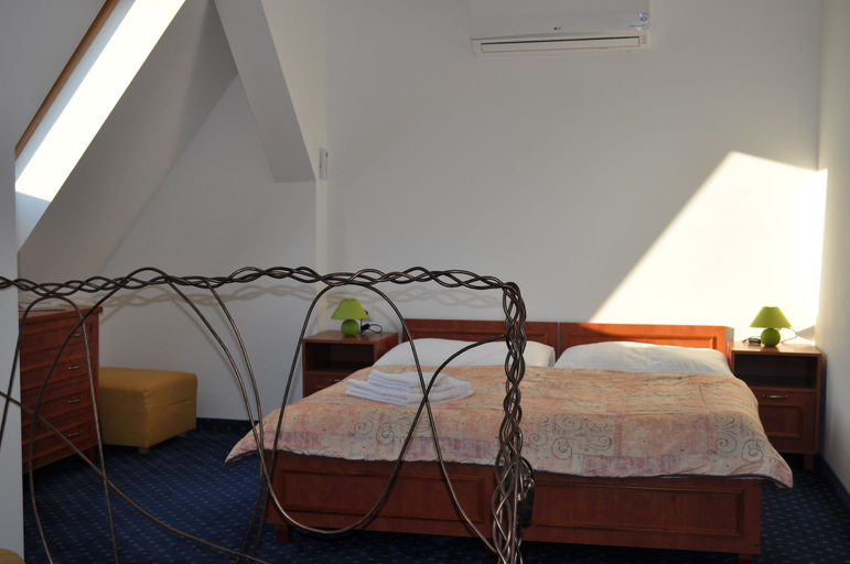 Bedroom 3, Penzión AQUA, Trenčín