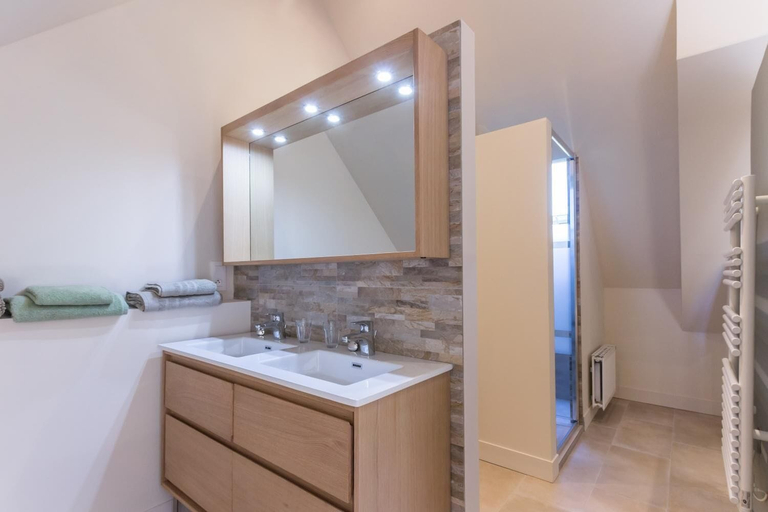Bathroom 5, Chambres Le Tirel, Calvados