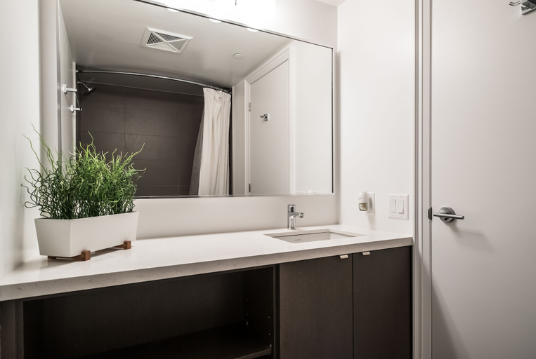 Bathroom 4, QuickStay - Luxury Executive in Yorkville (Yonge & Bloor), Toronto