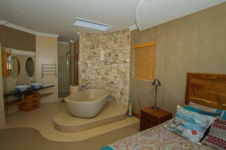 Bathroom 4, Two Sunsets B & B, Eden