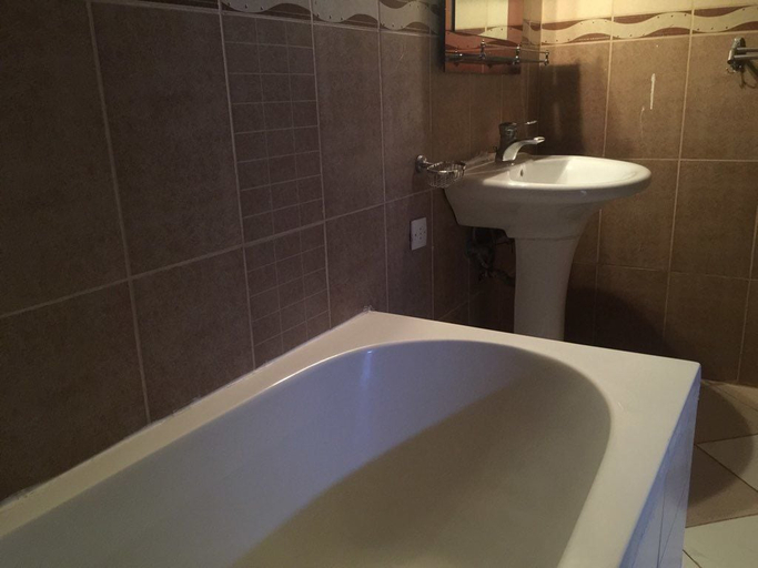 Bathroom 3, 251 Budget Guest House, Addis Abeba