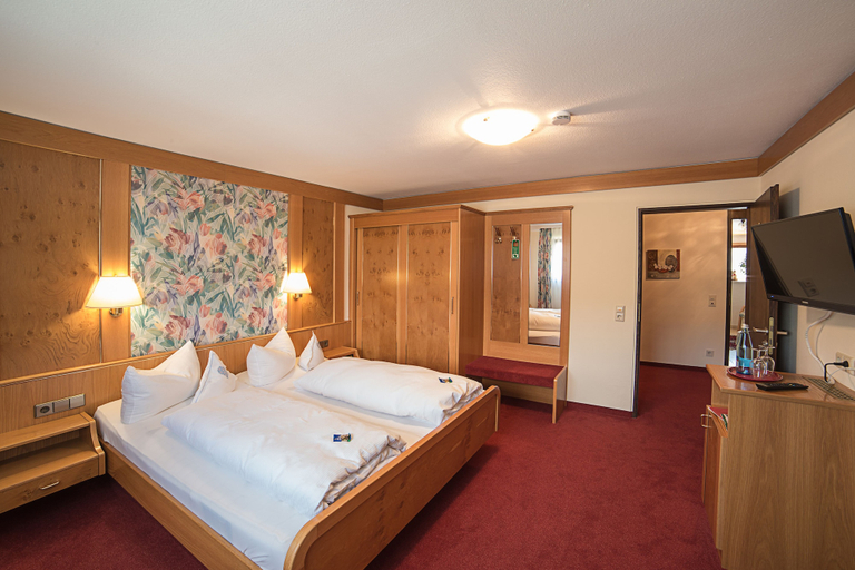 Bedroom 4, Hotel Freihof, Ortenaukreis