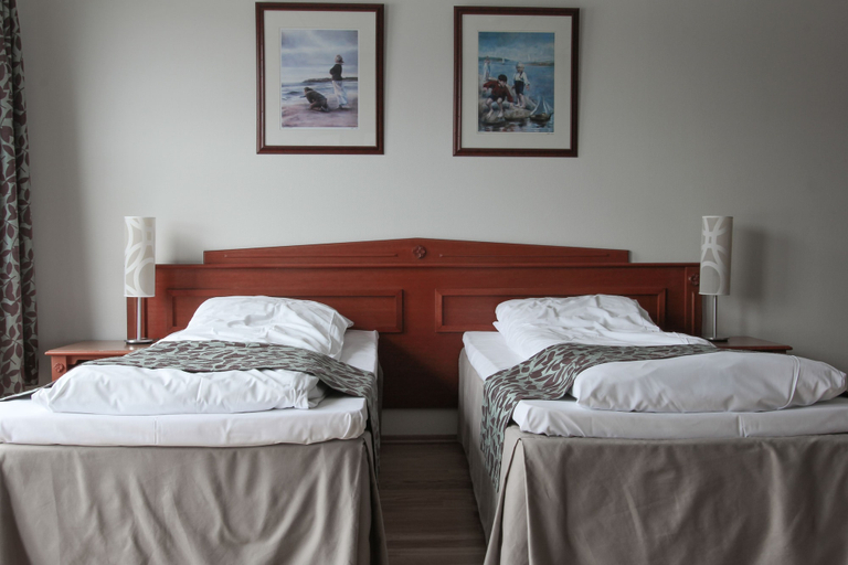 Bedroom 2, Brattvåg Fjordhotell, Haram