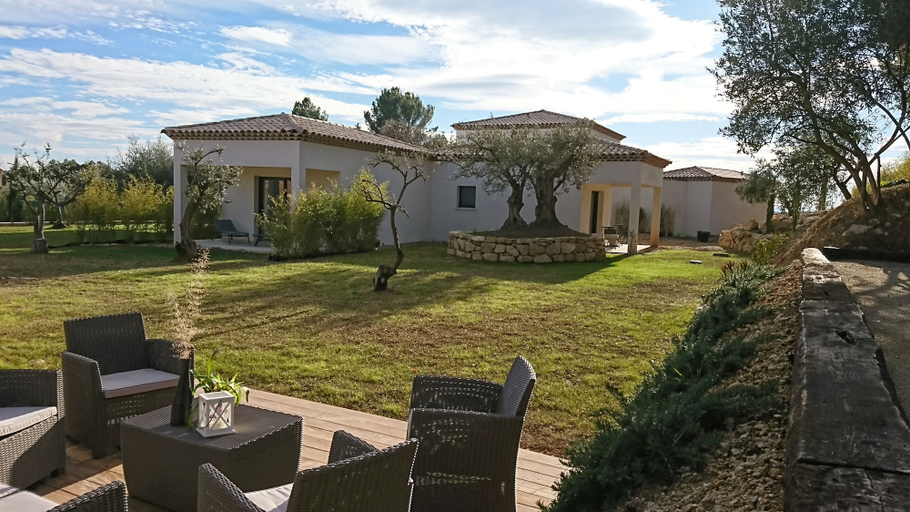 Exterior & Views 2, La Villa aux Oliviers, Var