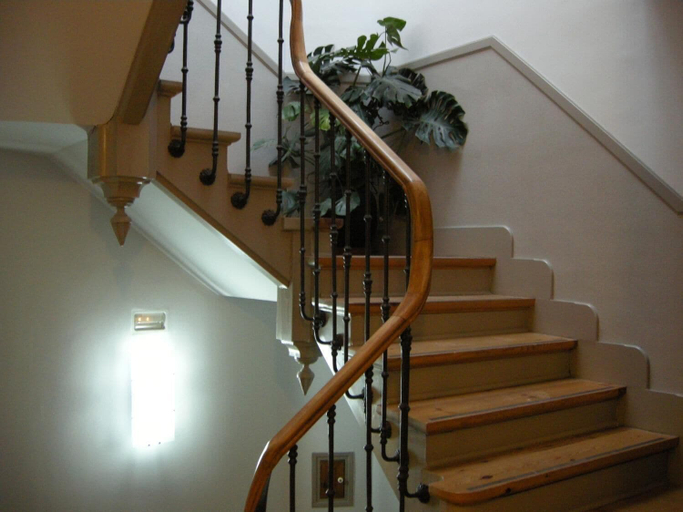 Others 5, Hostal Canovas, Cuenca