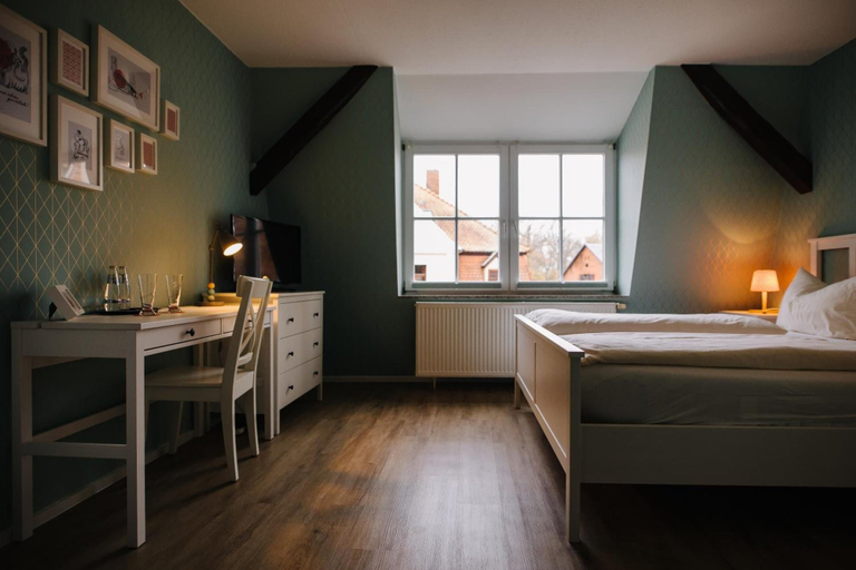 Bedroom 4, Schulzens, Stendal