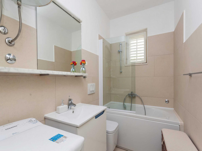 Bathroom 2, Apartments Ankora, Pojezerje