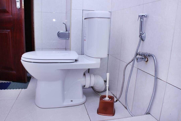 Bathroom 3, Lake Victoria Masionettes, Kampala