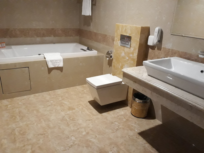 Bathroom 3, Summer Cua Lo Hotel, Cửa Lò