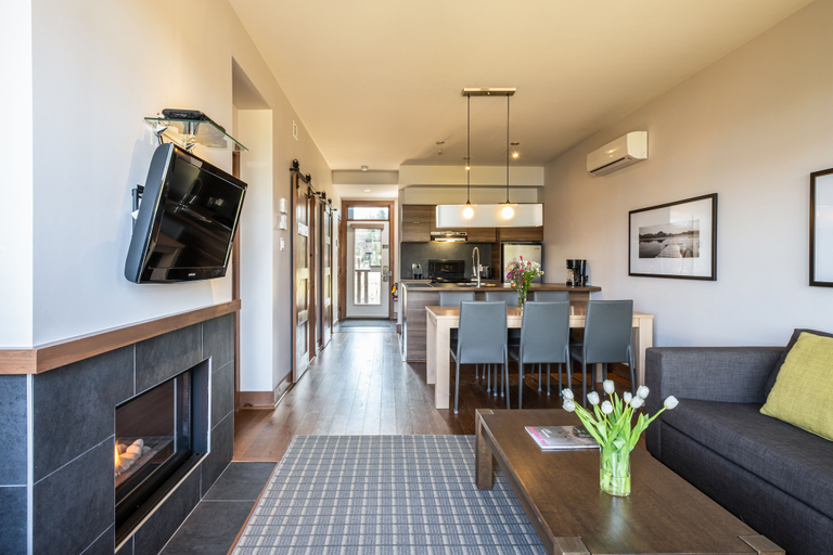 Others 5, Suites Sur Lac, Les Laurentides