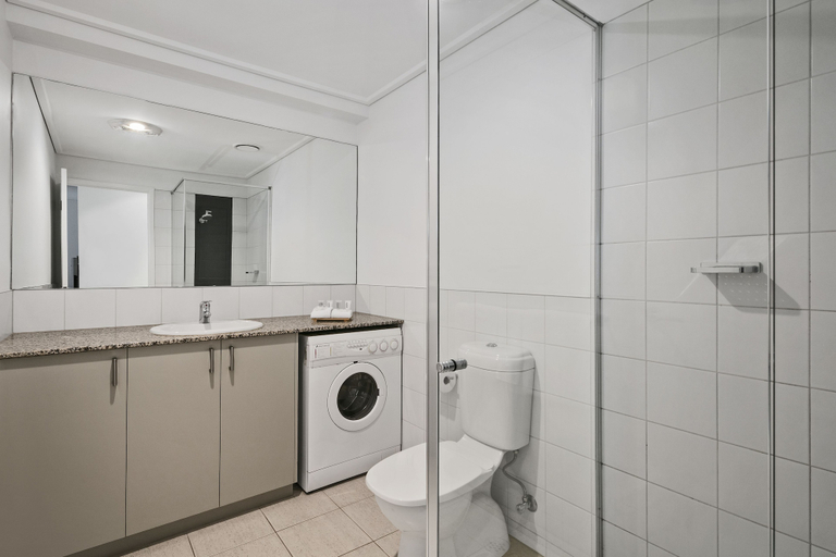 Bathroom 4, Quest Jolimont, Melbourne