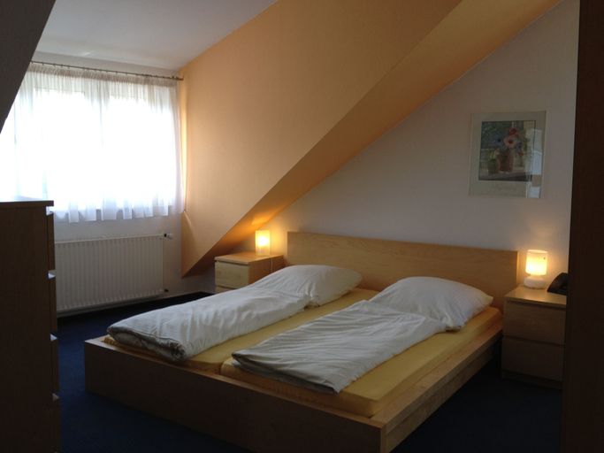 Bedroom 4, Apartmenthaus Somborn, Bochum
