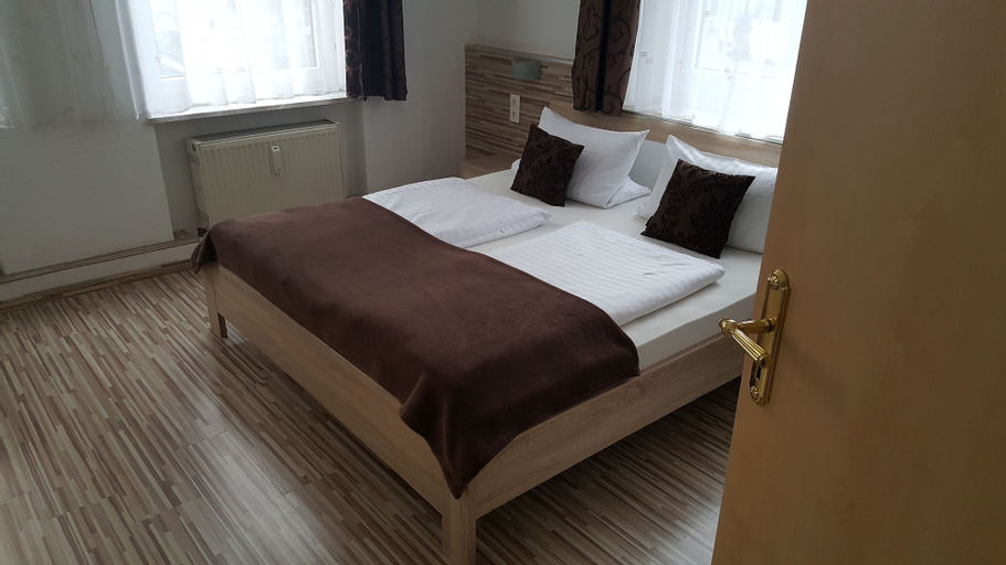 Bedroom 2, City Central Promenade, Hochtaunuskreis