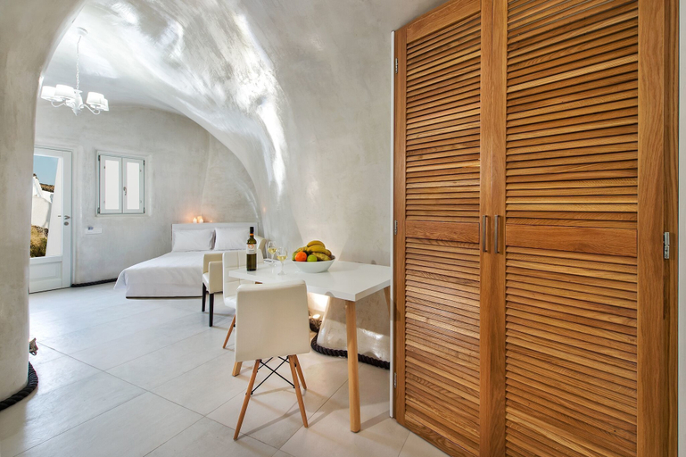 Bedroom 2, Spilies by Thireas, South Aegean