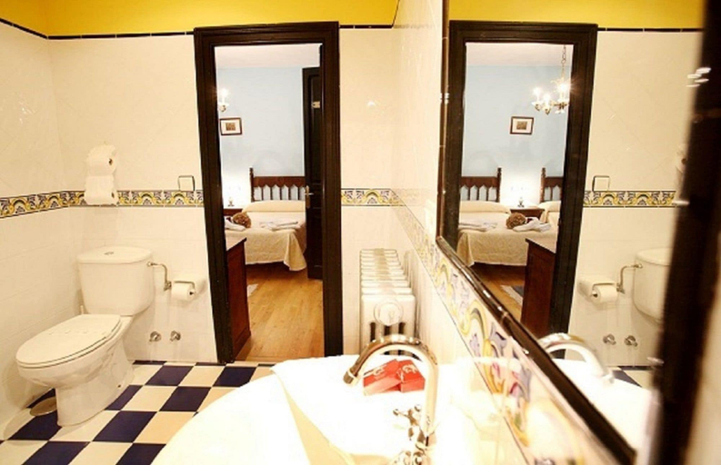 Bathroom 5, Hotel Casa de Indianos Don Tomas, Asturias