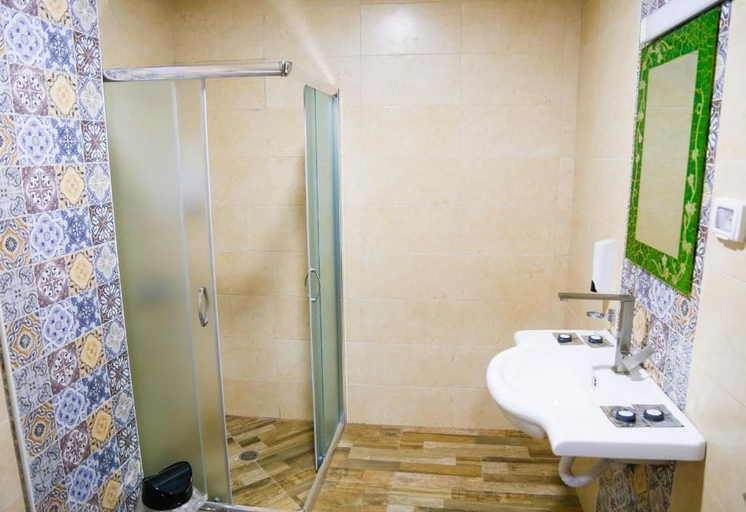 Bathroom 3, Alrowwad Guesthouse, Bethlehem