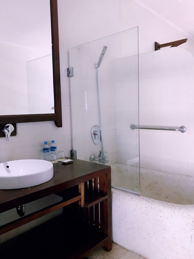 Bathroom 4, Ancient Luang Prabang Hotel, Chomphet