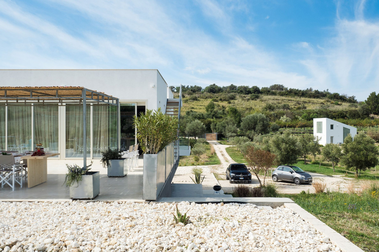 Exterior & Views 2, Contrada, Syracuse