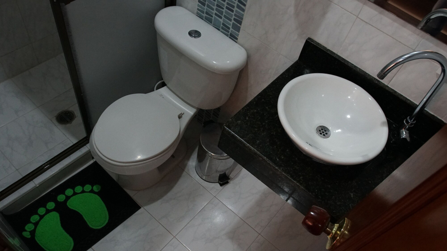 Bathroom 4, Hotel Sipa, Duitama
