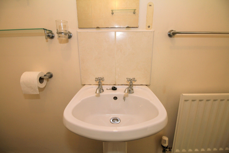 Bathroom 4, Mount Argus Self Catering, Dublin