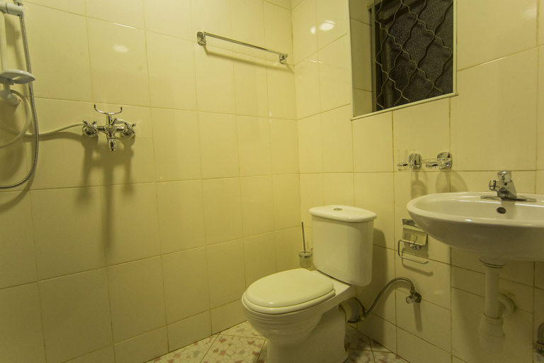 Bathroom 4, Namayiba Park Hotel, Kampala
