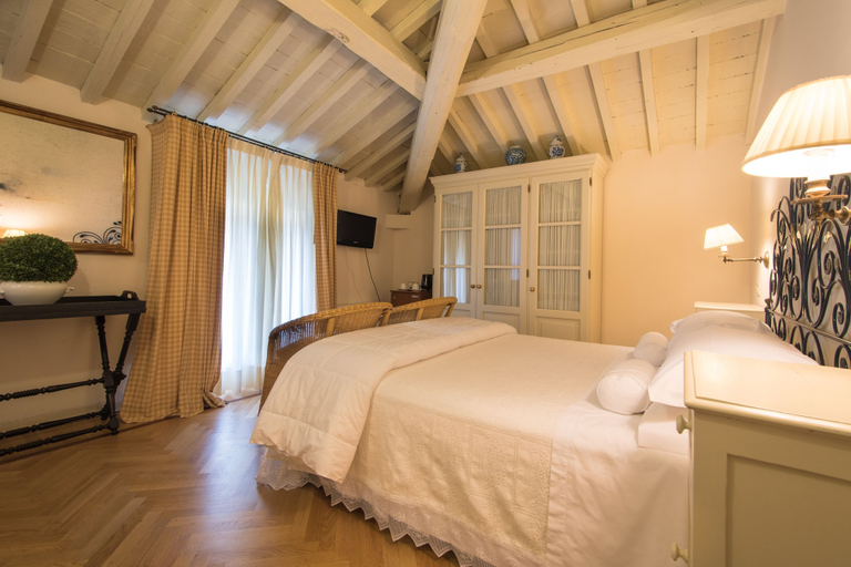 Bedroom 2, Villa le Magnolie, Pistoia