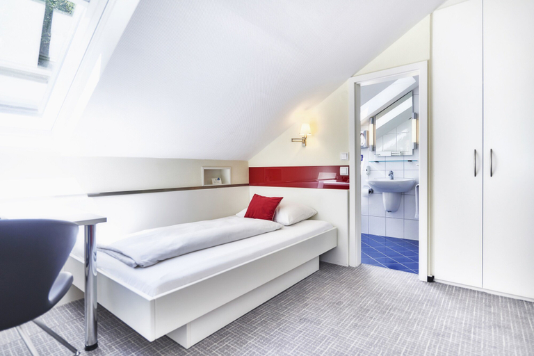 Bedroom 2, Waldhotel Sulzbachtal, Böblingen