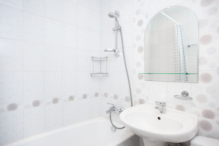 Bathroom 3, Moskva4you Komsomolskiy Prospekt 9, Western