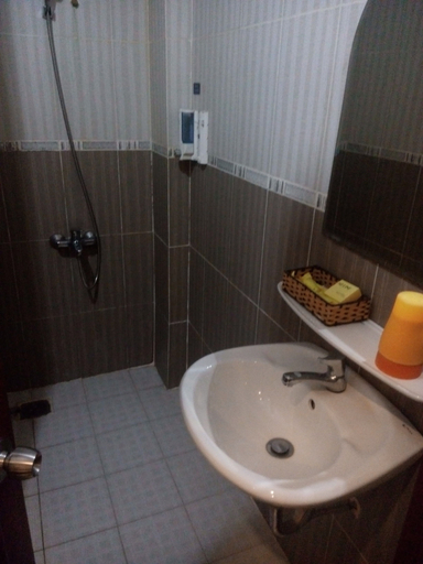 Bathroom 5, Mi Linh Hotel, Tân Bình