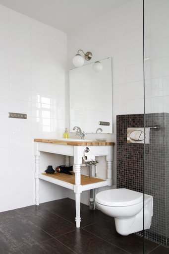 Bathroom 4, Lonsleira Apartments, Seyðisfjörður