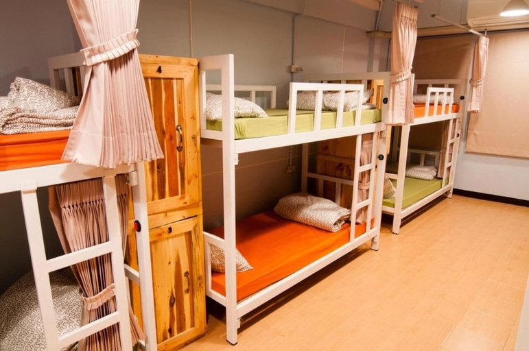 Bedroom 2, Eat - Ting Cafe and Hostel, Lat Krabang