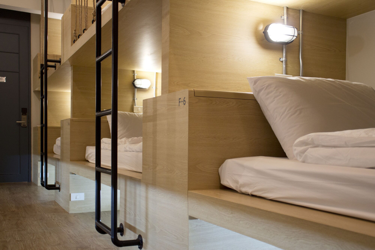 Bedroom 3, Luz Hostel, Wattana