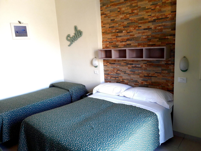 Bedroom 3, Hotel Mariani, Lucca