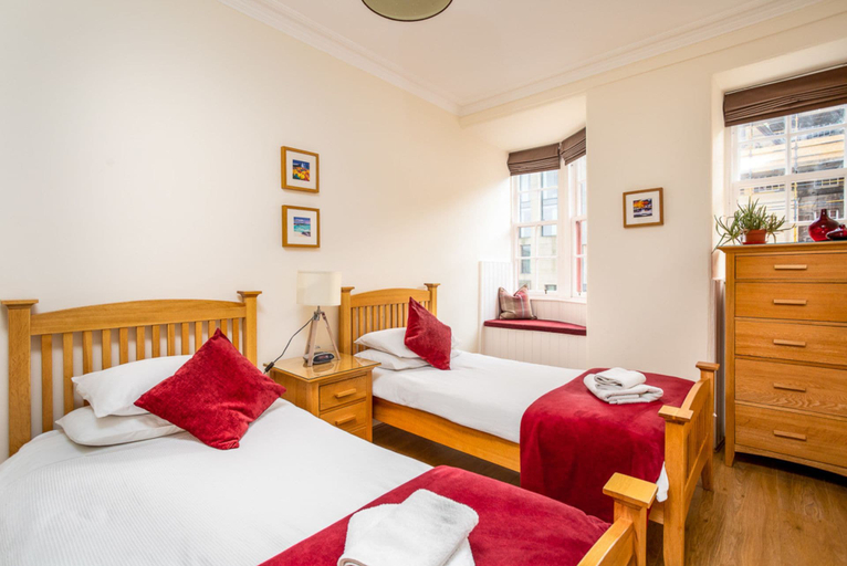 Bedroom 3, Lovely 2-bed Apartment in Old Town Edinburgh, Edinburgh