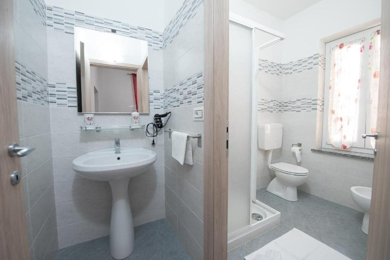 Bathroom 5, Il Grappolo di Gavi, Alessandria