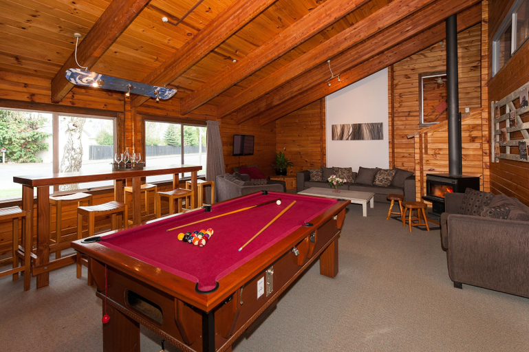 Others 5, Breckenridge Lodge, Ashburton