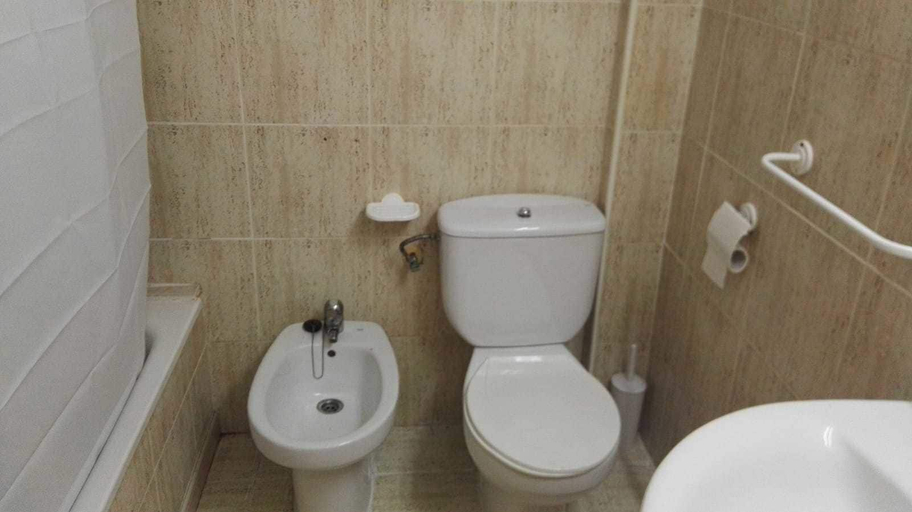 Bathroom, Azul Rentals Benidorm flat, Alicante