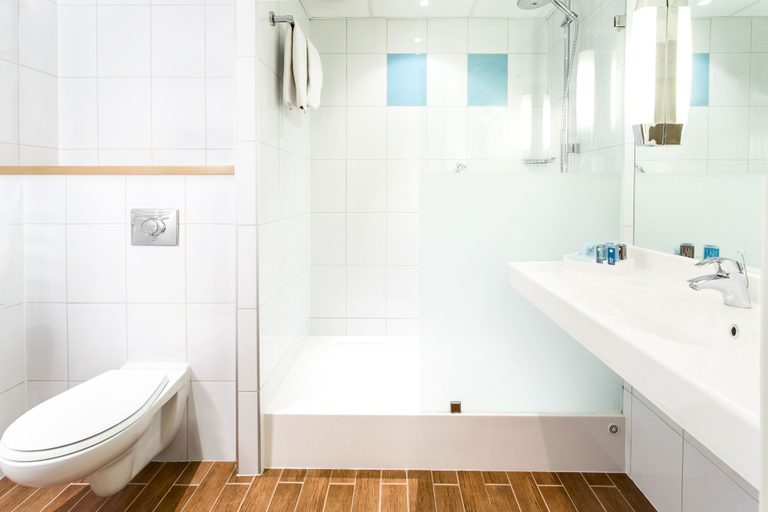 Bathroom 5, Novotel Warszawa Airport, Warsaw
