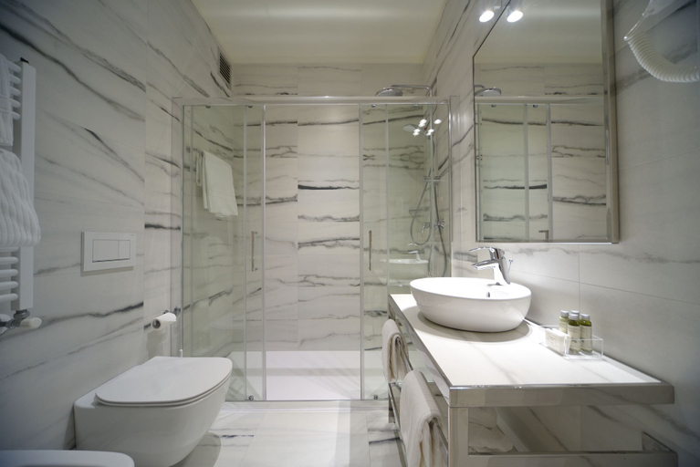 Bathroom 4, Hotel Canon D'Oro, Treviso