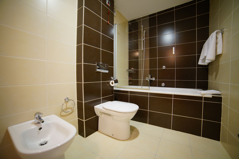 Bathroom 4, Hotel Vojvodina, Zrenjanin