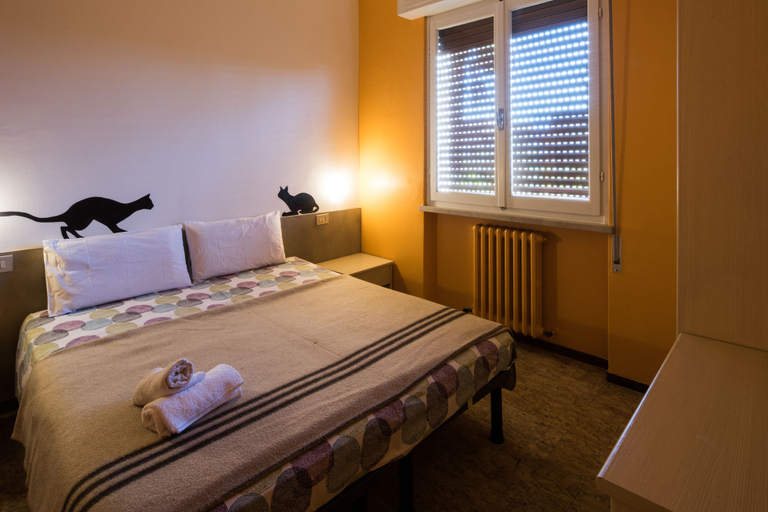 Bedroom 2, Colors Hostel, Brescia
