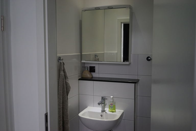 Bathroom 5, Stadtpension Heilbronn, Heilbronn