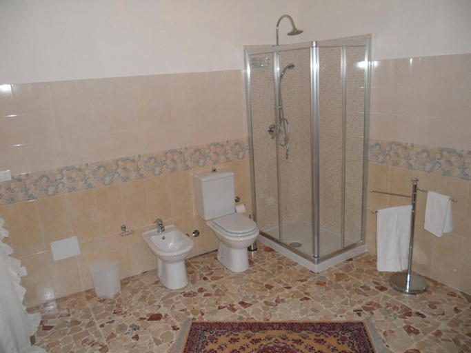 Bathroom 4, IL B&B Maison Graziella, Catania