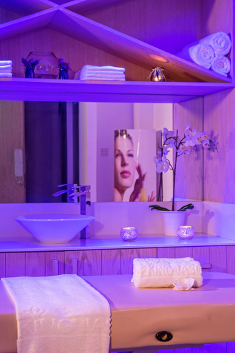 Bathroom 4, King Jason Protaras - Designed for Adults By Louis Hotels
