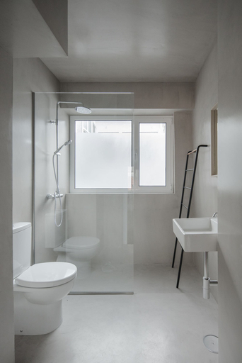 Bathroom 2, São Miguel 50, Porto